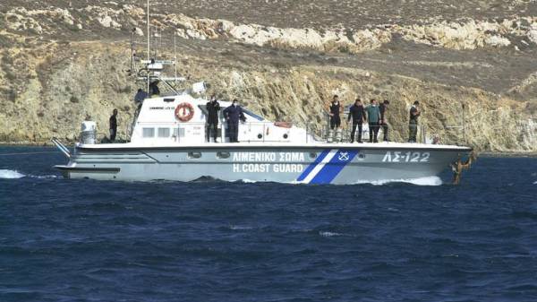 Σκάφος με περίπου 110 μετανάστες και πρόσφυγες εντοπίστηκε νότια της Μεθώνης