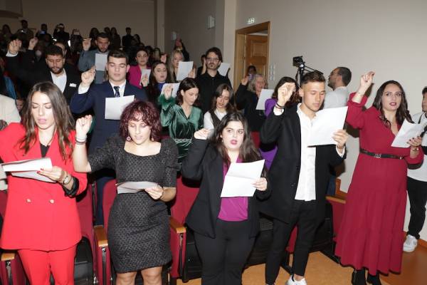 Πανεπιστήμιο Πελοποννήσου: Ορκίστηκαν οι απόφοιτοι της Σχολής Ανθρωπιστικών Σπουδών (φωτογραφίες)