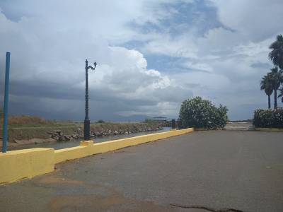 Εγκατάλειψη σε χειμωνιάτικη περίοδο θυμίζει η Μπούκα