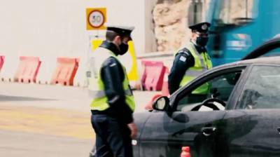 «Πάω στην Καλαμάτα να αγοράσω λάδι», είπε πολίτης σε μπλόκο της τροχαίας στα διόδια (Βίντεο)