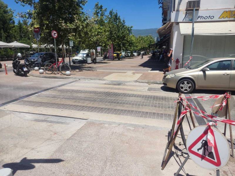 Καλαμάτα: 12 έξυπνες διαβάσεις πεζών στην οδό Αρτέμιδος