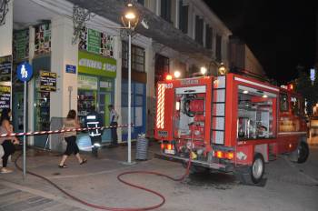 Πυρκαγιά σε κατάστημα στο κέντρο της Καλαμάτας