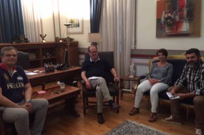 Οι απόφοιτοι του 2ου Λυκείου στο δήμαρχο Καλαμάτας