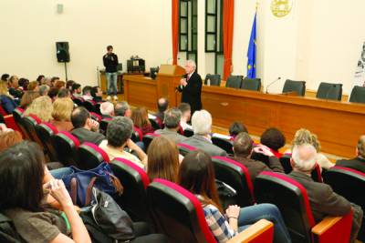 Μπένος από Καλαμάτα: &quot;Ουσιαστικά αδιοίκητο το νεοελληνικό κράτος&quot; (βίντεο)