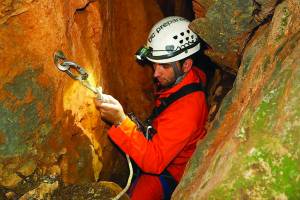 Σπηλαιολόγοι στα Φιλιατρά για καταβόθρες και υδραγωγείο