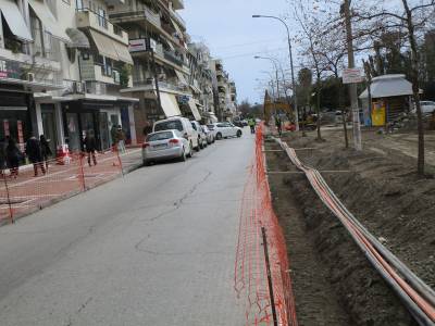 Στάθμευση στην ανατολική πλευρά της Αριστομένους