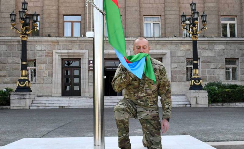 Ο Αλίεφ ύψωσε τη σημαία του Αζερμπαϊτζάν στην πρωτεύουσα του Ναγκόρνο Καραμπάχ