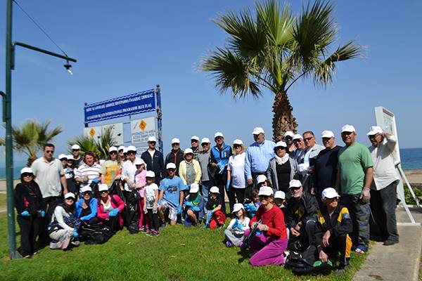 Εθελοντές καθάρισαν παραλίες της Κυπαρισσίας