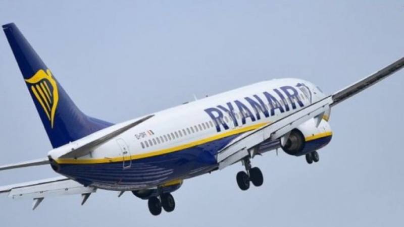 Προσγειώθηκε στη Λιθουανία το αεροσκάφος της Ryanair με τους 11 Έλληνες (βίντεο)