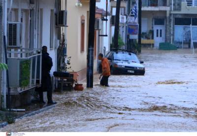 Κακοκαιρία Daniel: Εκκενώνονται Κέντρο Υγείας και Γηροκομείο Βόλου (βίντεο)