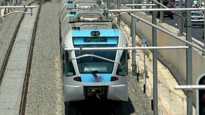 Νεκρός ηλικιωμένος που παρασύρθηκε από συρμό του Προαστιακού στο Μεταξουργείο