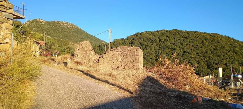 Περιφέρεια Πελοποννήσου: Η απόσταση από την Ευρώπη και ο «μαγνήτης» της Αθήνα