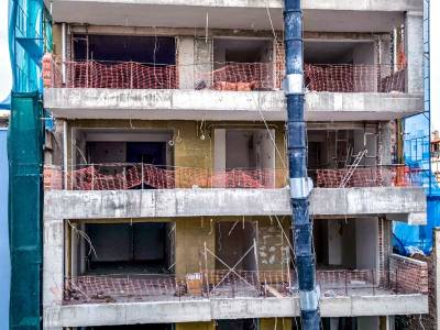 Λιγότερα τετραγωνικά μεγαλύτερα έργα σε όγκο: Σταθεροποιητικές τάσεις στην οικοδομική δραστηριότητα