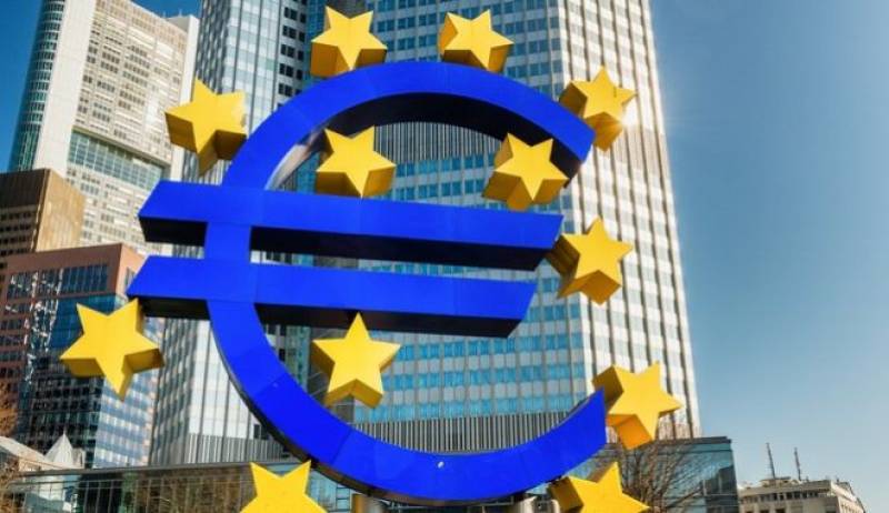 ΕΚΤ: "Καμπανάκι" στην Ελλάδα για δημόσιο χρέος, διαθέσιμο εισόδημα και χαμηλή ανάπτυξη
