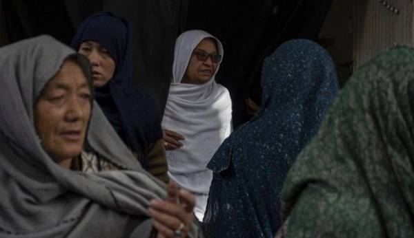 Ταλιμπάν: Απαγορεύουν τα μεγάλα ταξίδια σε γυναίκες χωρίς συνοδεία άνδρα