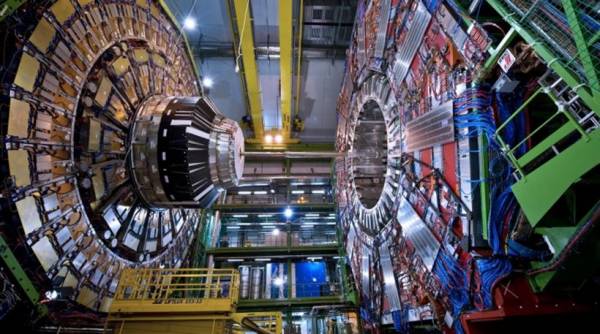 Αυξάνονται οι ενδείξεις για πιθανή ανακάλυψη νέου σωματιδίου στο CERN