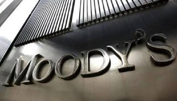 Moody’s: Αναβαθμίζει το αξιόχρεο πέντε ελληνικών τραπεζών