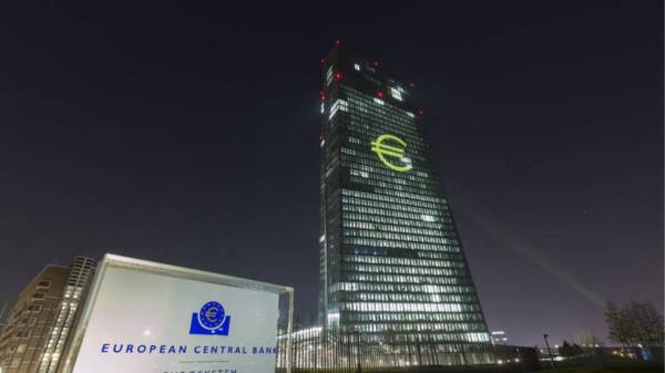 Αντιπρόεδρος ΕΚΤ: Όλες οι επιλογές ανοικτές για τη νομισματική πολιτική στην ευρωζώνη