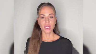 Ξυλοδαρμός νεαρής αστυνομικού: Εμφανίστηκε στις Αρχές ο αστυνομικός μετά τη λήξη του αυτοφώρου (βίντεο)