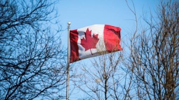 Καναδάς: Μυστηριώδης φιλάνθρωπος έστειλε δωροεπιταγές σε 400 κατοίκους του Έντμοντον, για βοήθεια λόγω πανδημίας