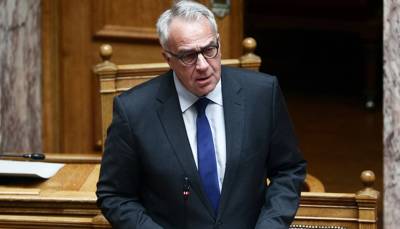 Βορίδης: Υπάρχει η σκέψη απαγόρευσης της μπούρκας στα Πανεπιστήμια – Προτεραιότητα οι οικειοθελείς επιστροφές