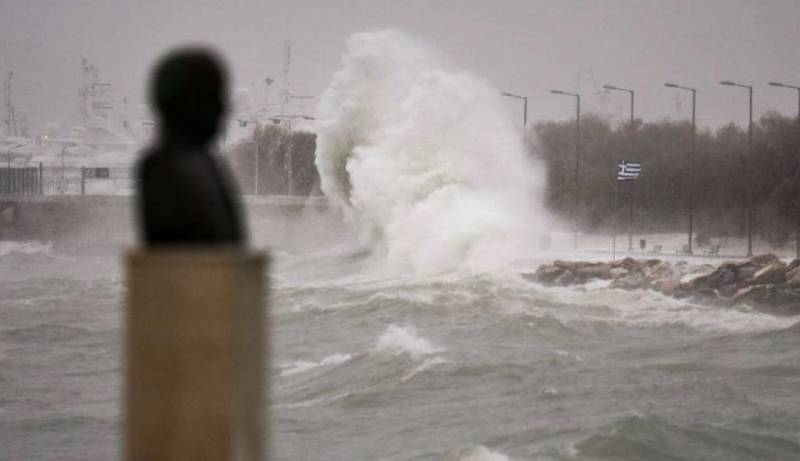 Καιρός: Ισχυροί άνεμοι στο Αιγαίο, ριπές 119 χλμ στην Κάρυστο