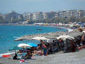 Με υποδομές, νέες κλίνες και εκδηλώσεις: Ωρα για επιμήκυνση της τουριστικής σεζόν