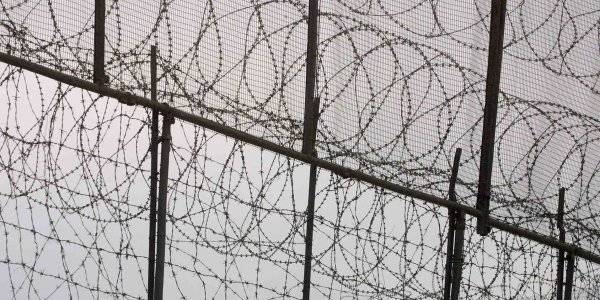 Κορονοϊός: 46 θετικά κρούσματα σε 400 κρατούμενους στις φυλακές Λάρισας