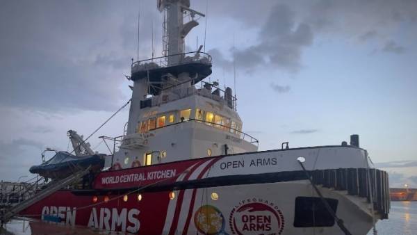 Το λιμάνι της Γάζας προσεγγίζει το πλοίο «Open Arms» που μεταφέρει ανθρωπιστική βοήθεια