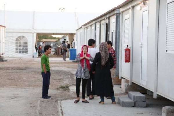 Σχεδόν 3.000 πρόσφυγες και μετανάστες έχουν φιλοξενηθεί στον Ελαιώνα