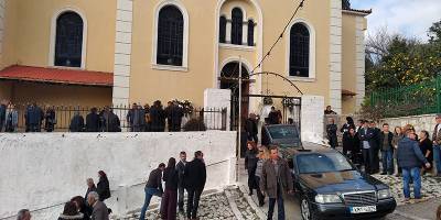 Κυπαρισσία: Πλήθος κόσμου στην κηδεία του Διονύση Αλεξόπουλου