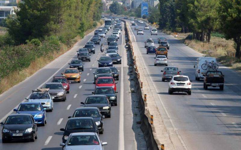 Αυξημένη η κίνηση των οχημάτων στον δρόμο προς Χαλκιδική