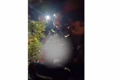 Καλάβρυτα: Ολονύχτια επιχείρηση διάσωσης 60χρονου τραυματία που έπεσε σε γκρεμό (βίντεο)