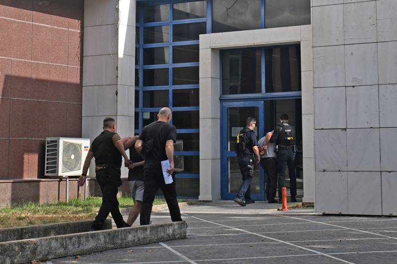 Εμπρησμοί στη Μεταμόρφωση: Στα Δικαστήρια Καλαμάτας οι τρεις συλληφθέντες