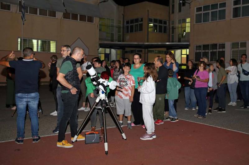 Καλαμάτα: Μάγεψε η αστρονομική παρατήρηση μαθητών και γονέων