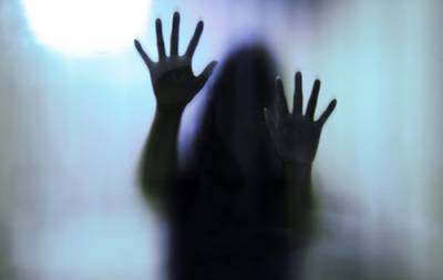Απολογείται τη Δευτέρα για το βιασμό της φίλης του