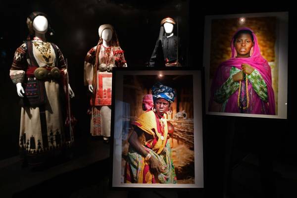 Καλαμάτα: Εκθεση της Ελένης Γκίνου με αφρικανικό χρώμα