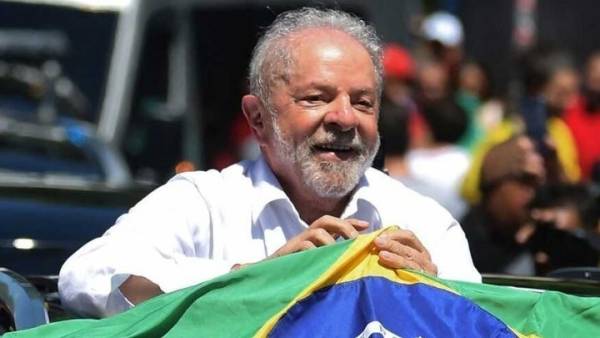 Πρόσκληση Μπάιντεν στον Λούλα να επισκεφθεί τις ΗΠΑ