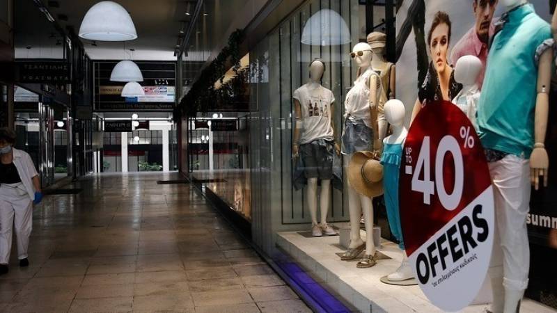 Ανοικτά αύριο τα καταστήματα για την πρώτη Κυριακή των θερινών εκπτώσεων