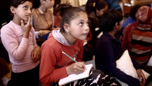 Ξεκινά η σχολική χρονιά για τα προσφυγόπουλα