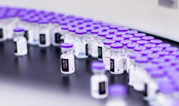 Pfizer και BioNTech ετοιμάζουν νέο εμβόλιο ειδικά για τη μετάλλαξη Delta