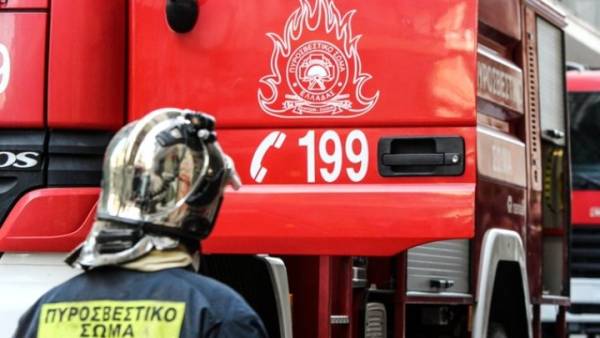 Σοβαρές ζημιές από πυρκαγιά σε κτήριο του υπουργείου Περιβάλλοντος και Ενέργειας στις Αχαρνές