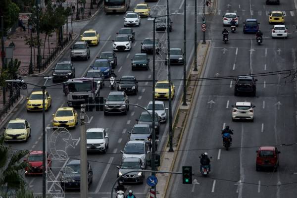 Τέλη κυκλοφορίας: Μόλις το 42% των ιδιοκτητών τα έxει πληρώσει