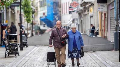 Covid-19: Περισσότεροι από 30 εκατ. Βρετανοί έλαβαν την πρώτη δόση του εμβολίου