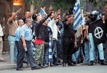 &quot;Απόβαση&quot; στη Μεσσηνία από τη Χρυσή Αυγή