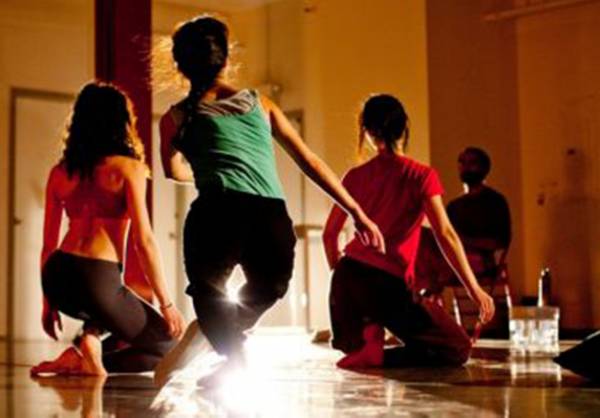 Χορογράφοι καλούν τους Καλαματιανούς για ξενάγηση