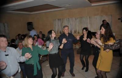 Πολύ κέφι στον ετήσιο χορό του Συλλόγου Μεσσηνίων Δυτικής Αττικής