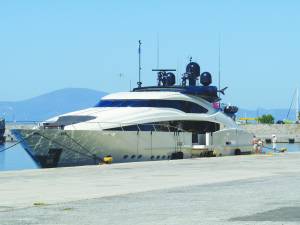 Λόγω του αεροδρομίου: Σταθμός για θαλαμηγούς το λιμάνι της Καλαμάτας
