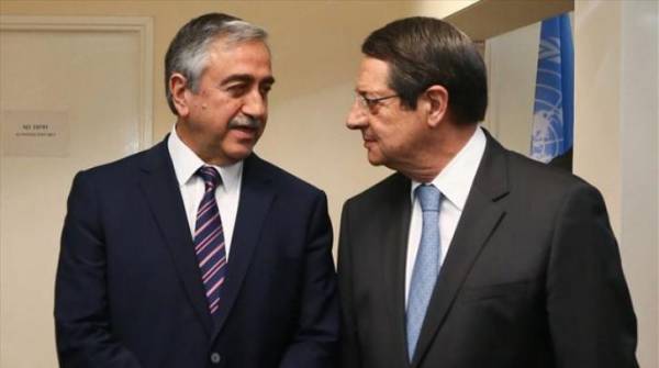 Κύπρος: Αύριο συναντώνται Αναστασιάδης και Ακιντζί