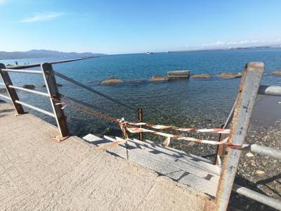 Καλαμάτα: Σοβαρός τραυματισμός πίσω από το πρόχειρο σφράγισμα σκάλας στα «Bραχάκια»